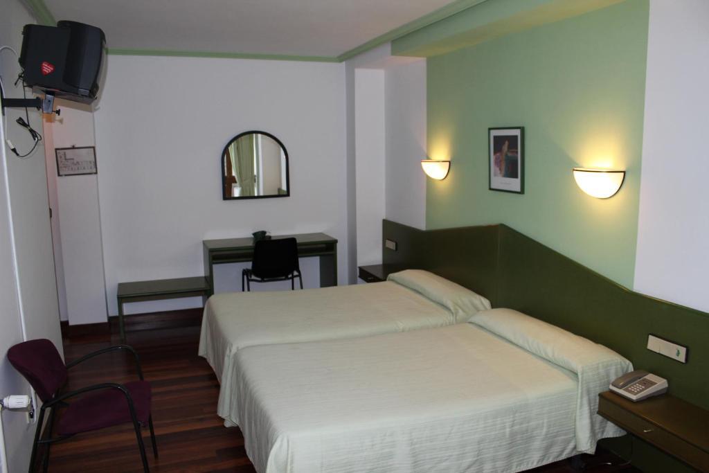 Hotel Sindika Oñate الغرفة الصورة