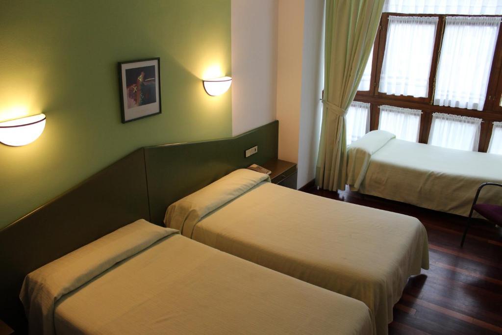 Hotel Sindika Oñate الغرفة الصورة